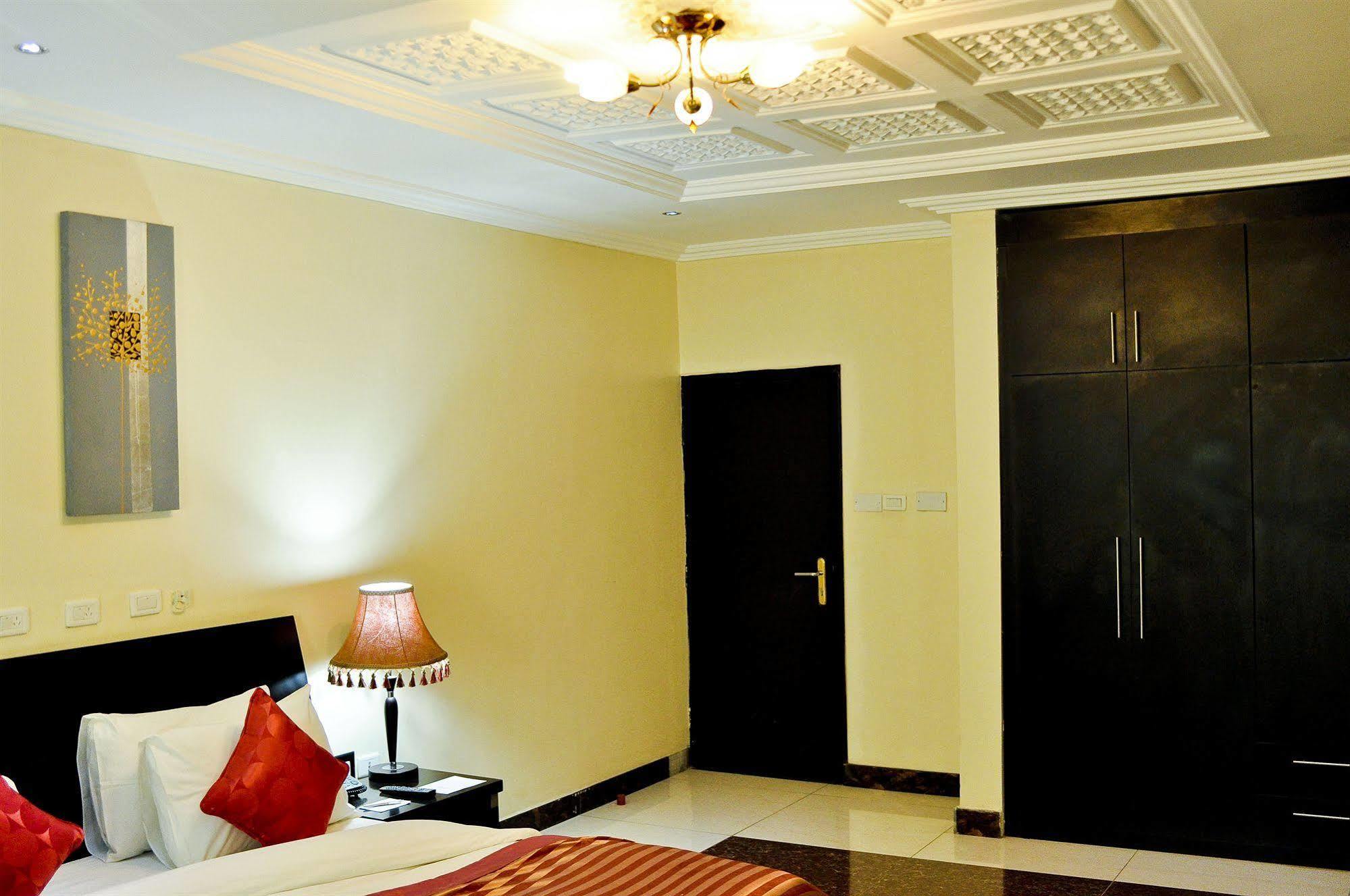 Aes Luxury Apartments Αμπούζα Εξωτερικό φωτογραφία