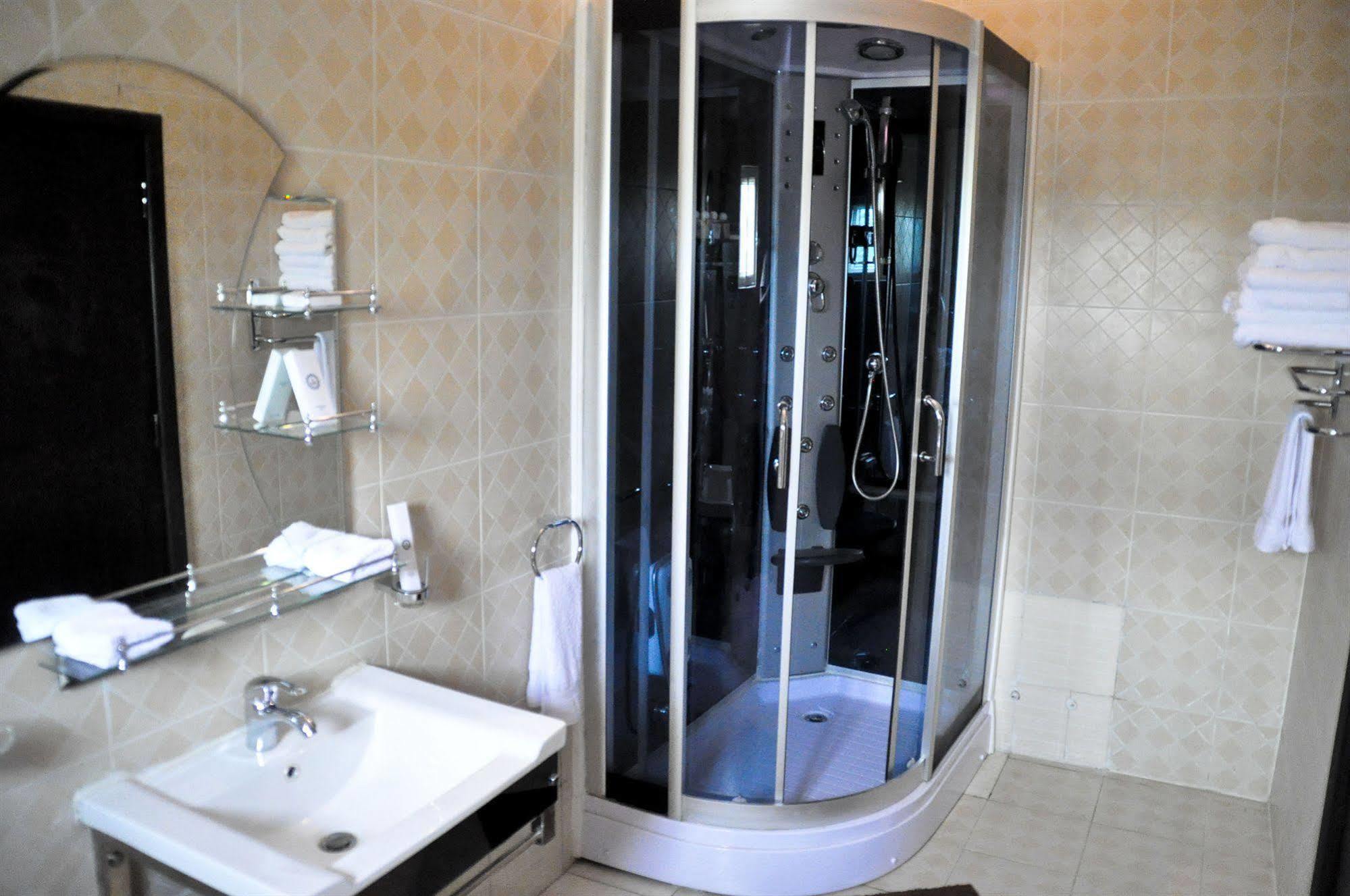 Aes Luxury Apartments Αμπούζα Εξωτερικό φωτογραφία