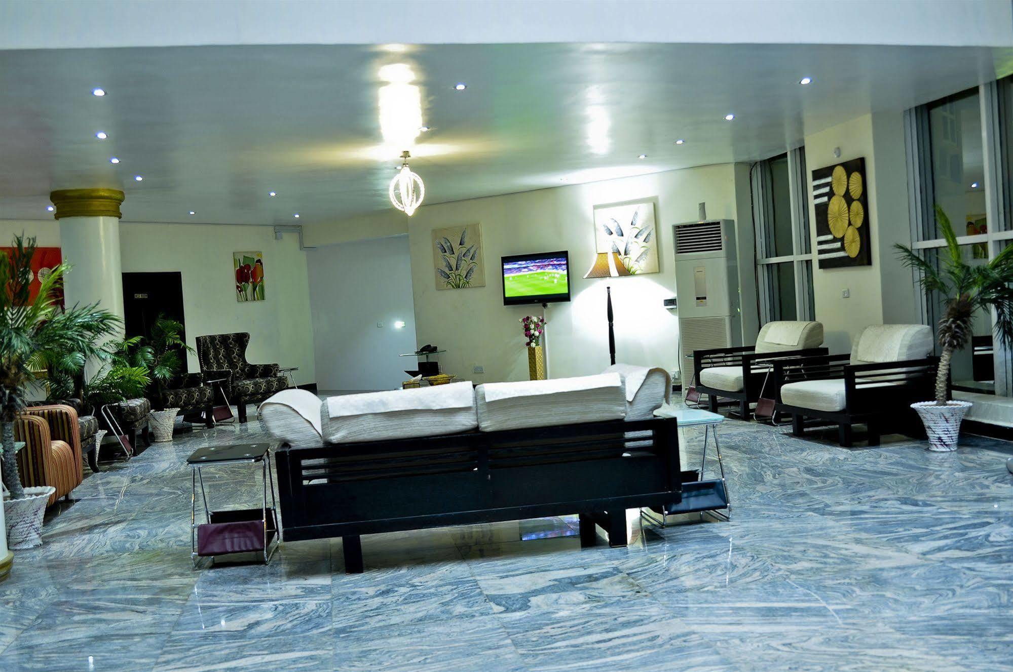 Aes Luxury Apartments Αμπούζα Εξωτερικό φωτογραφία